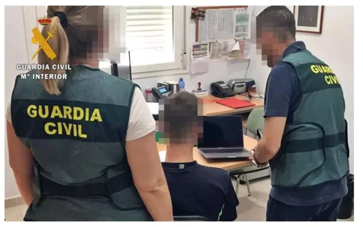Detenidas 2 personas por la venta a través de Internet de códigos de acceso ilícito a canales de televisión
