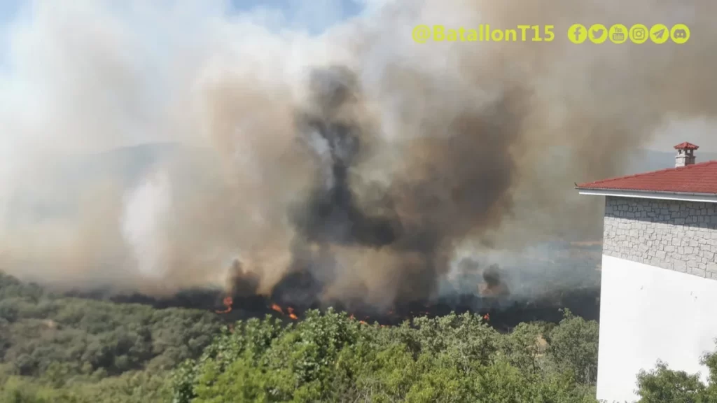 Activan el nivel 1 por un incendio entre Torre de Don Miguel y Santibáñez el Alto