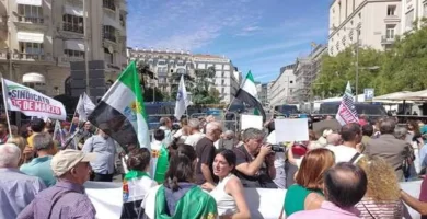 300 personas se manifiestan en Madrid por un tren digno para Extremadura
