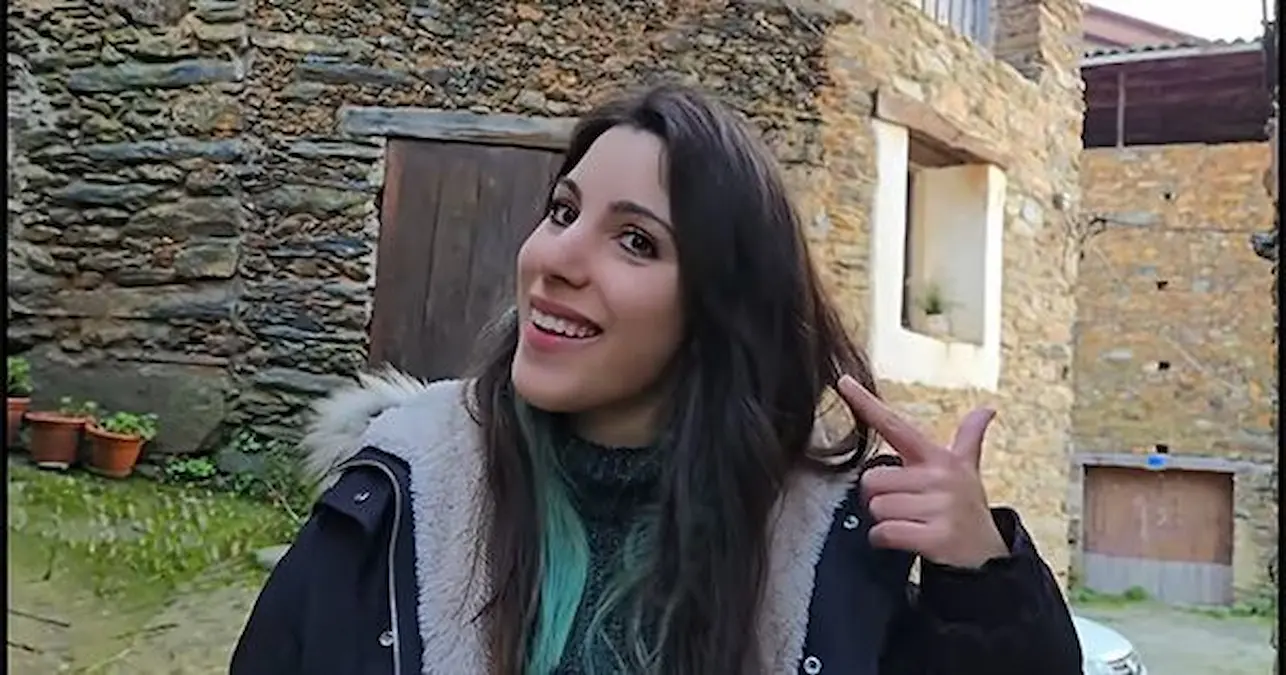 Carla Martín Rivas une música y extremeñu para defender los pueblos rurales de Extremadura